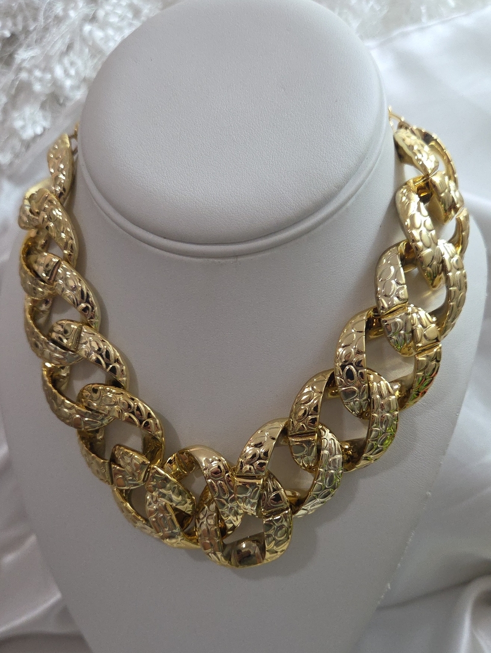 Oversize Gold Tone Link Statement Necklace - Women Jewelry